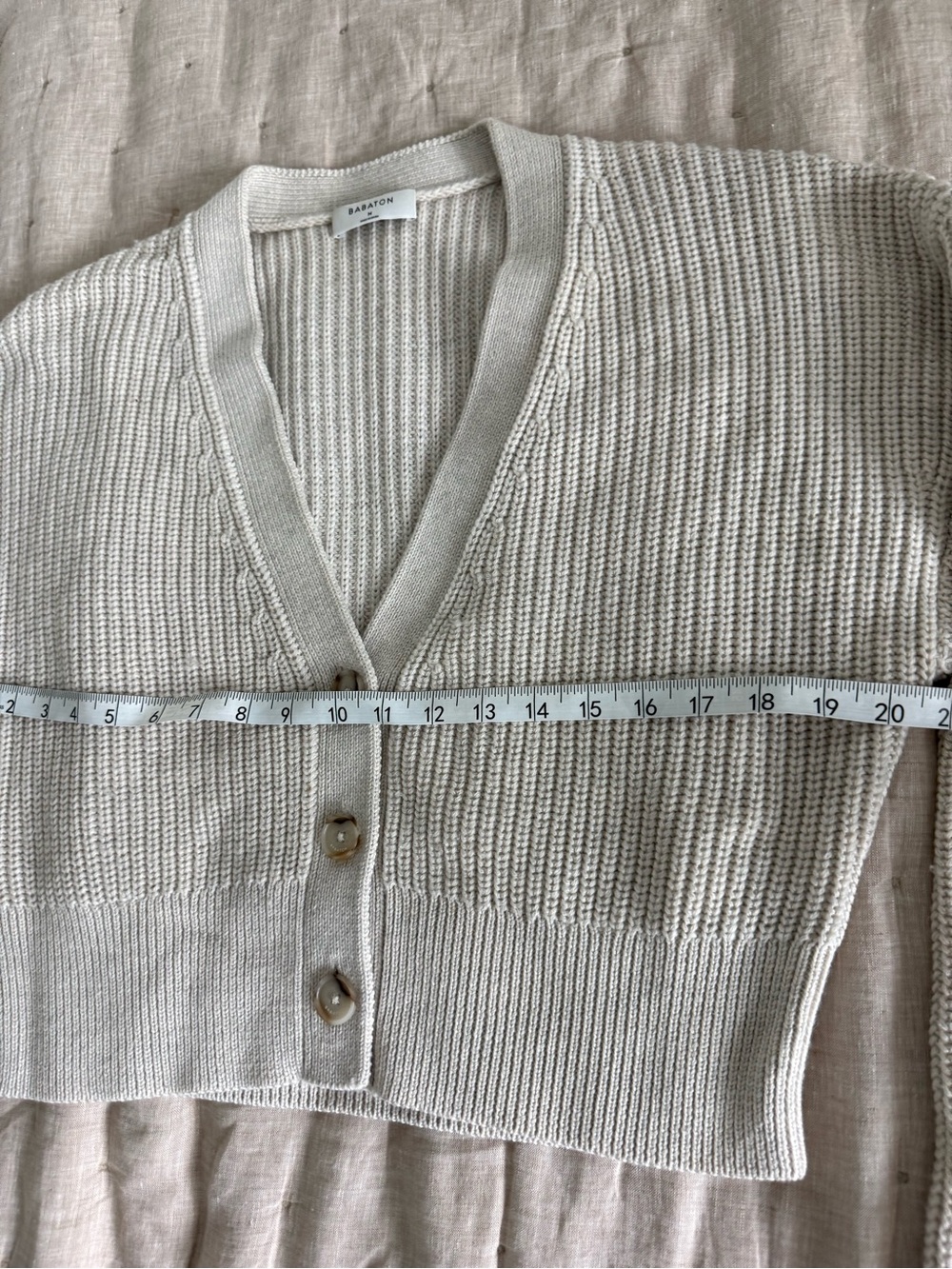 Aritzia Babaton Canberra Wool Cropped Cardigan Size Medium - Picture 7 of 9